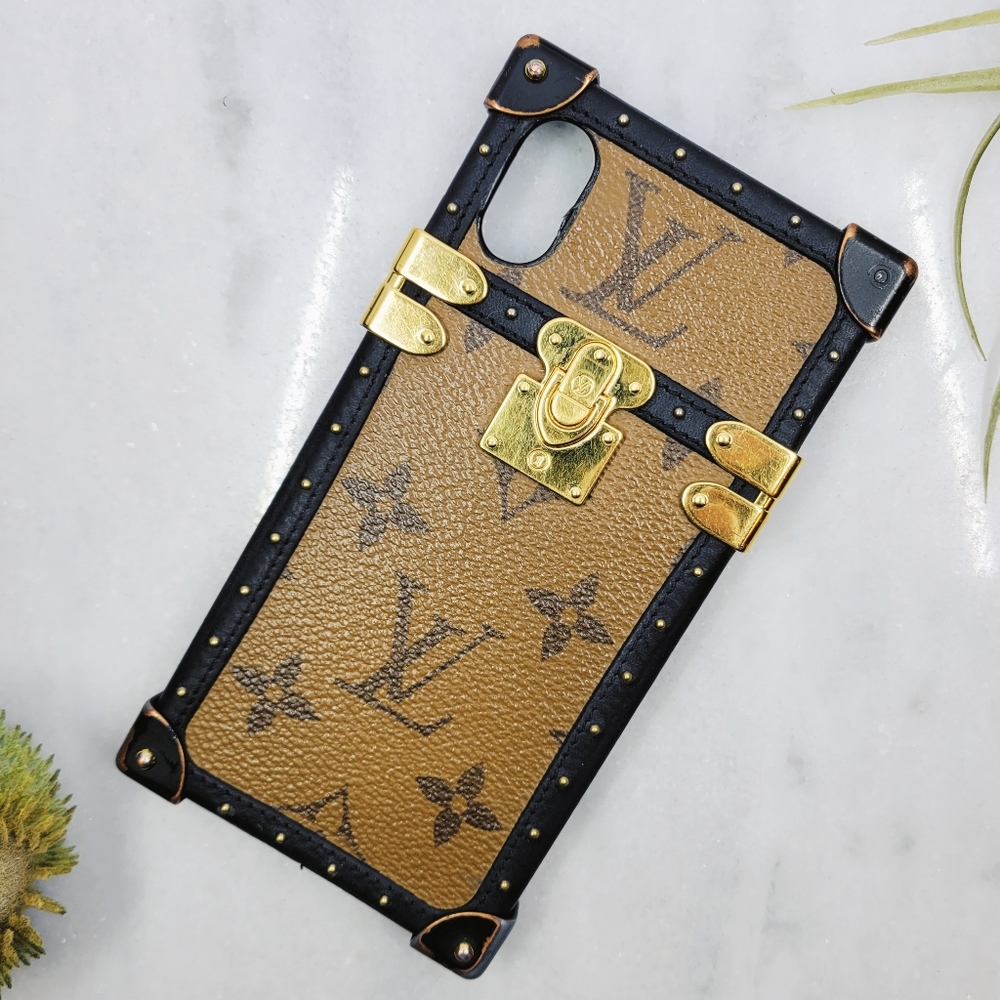 AUTHENTIC ❤️ Louis Vuitton iPhone X / Xs Case Reverse Monogram